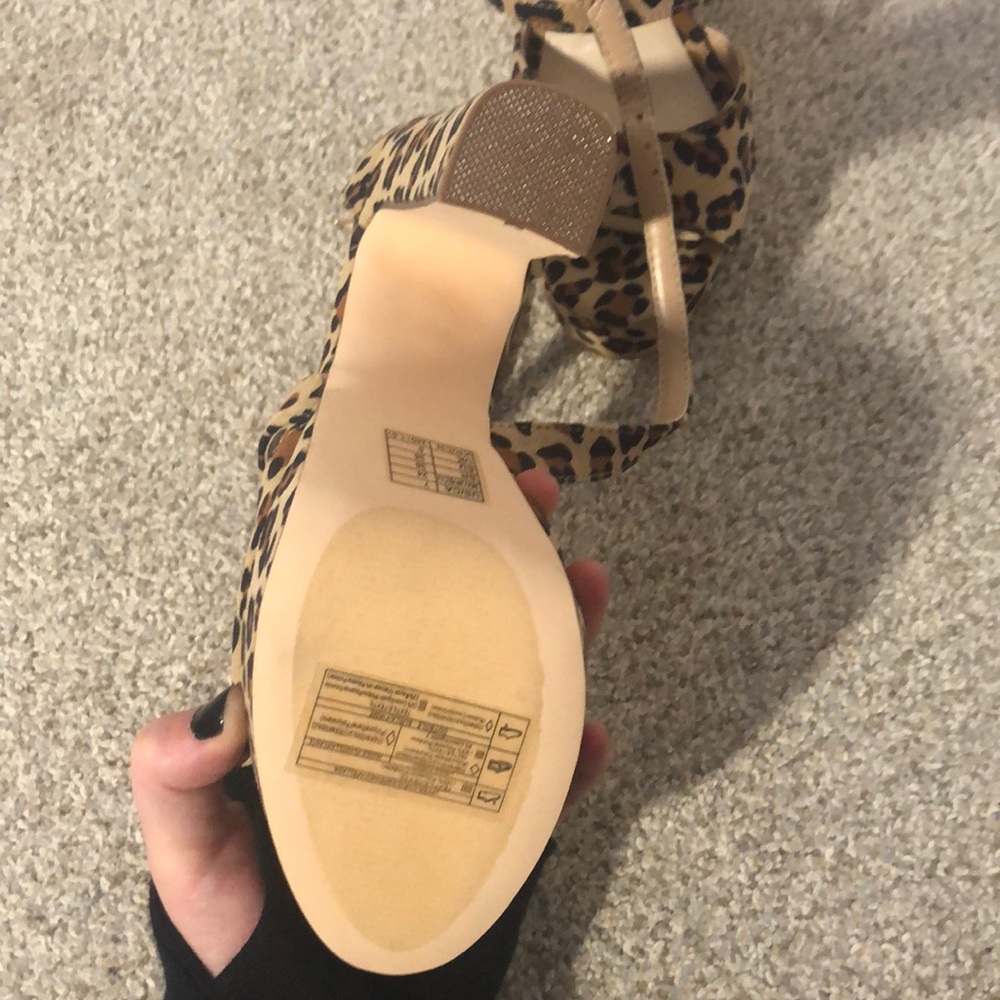 Heels - Picture 3 of 3